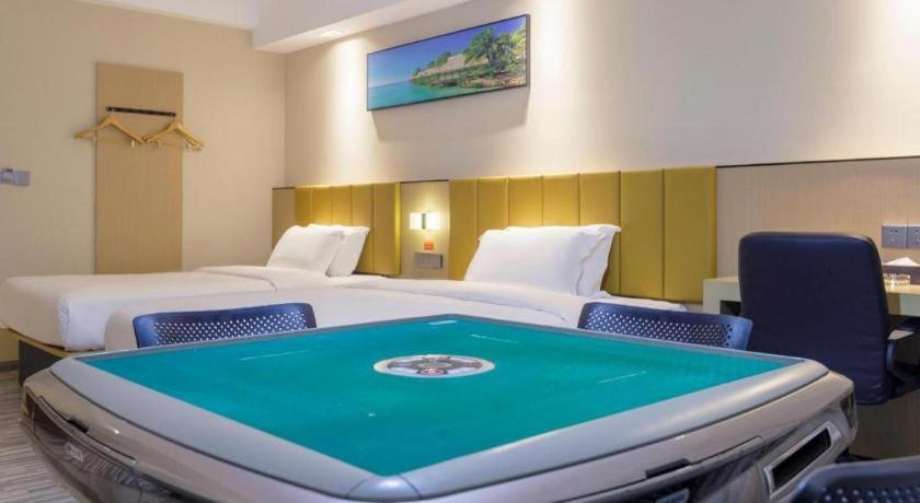 Jingtu Hotel Zhanjiang Dingsheng Plaza Store Екстер'єр фото
