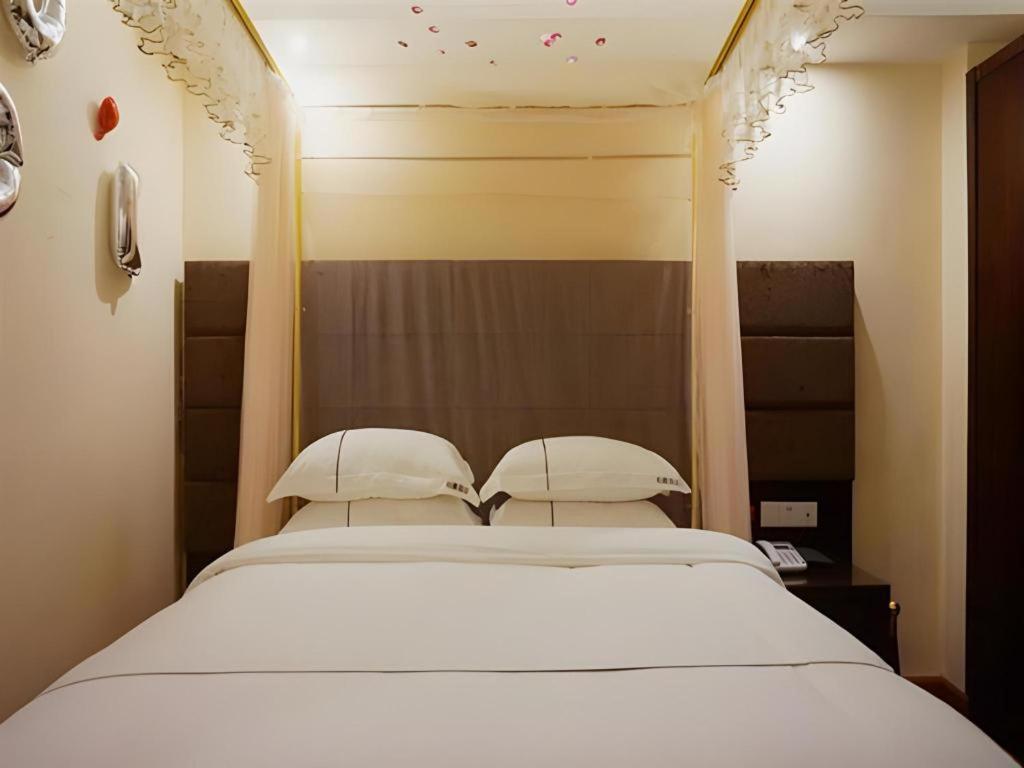 Jingtu Hotel Zhanjiang Dingsheng Plaza Store Екстер'єр фото